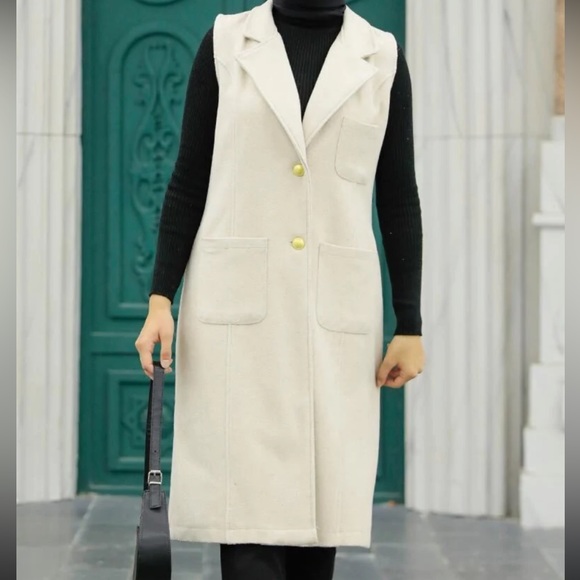 Women’s BUTTON DOWN BELTED VEST with Silver Buttons - Picture 6 of 7